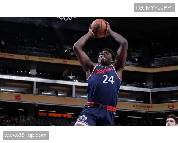 15分钟内呈现6次犯规,快船锋线新秀的稳定性确实是差了一些?